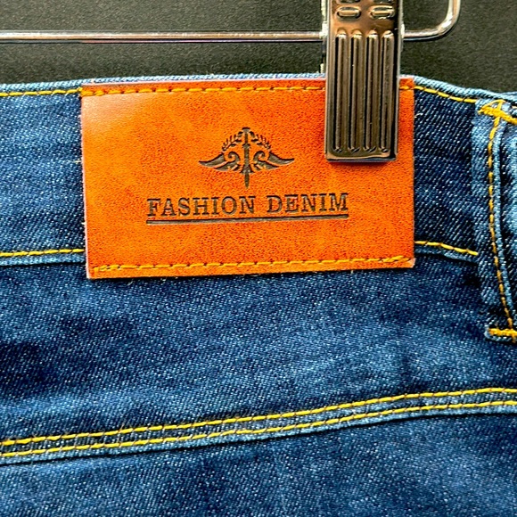 Fashion Denim slim fit distressed denim. Size 34 stretch. BNWT! - Picture 3 of 6